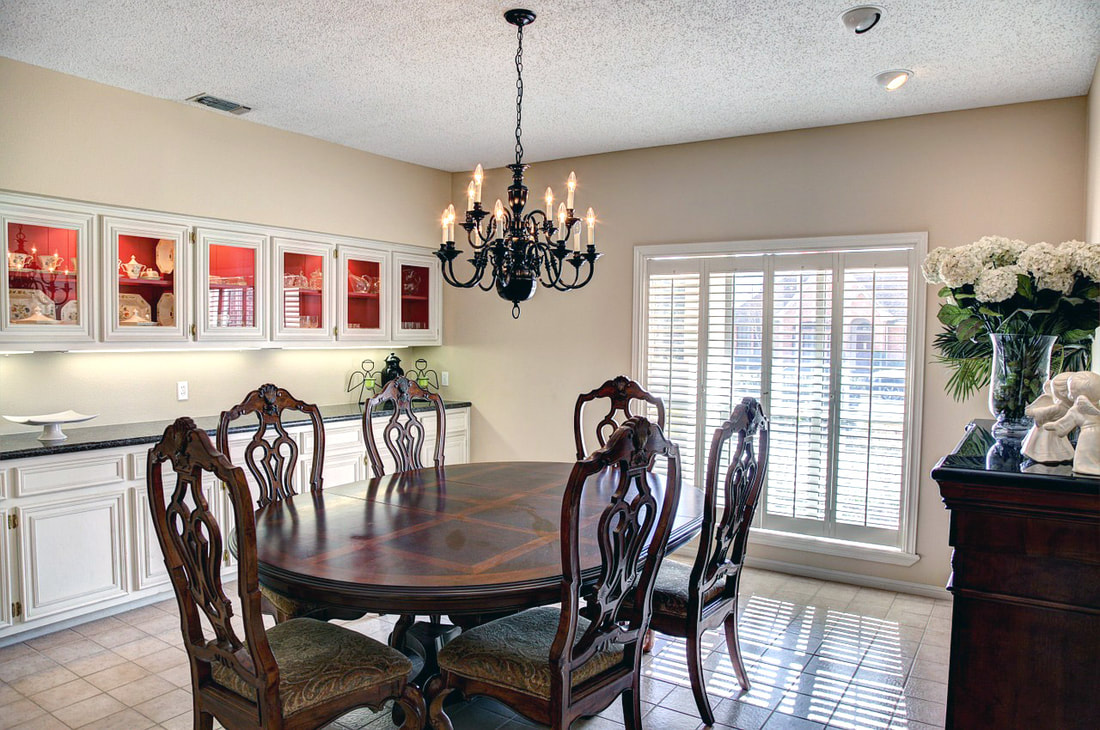 Accessible Dining Room Layout Picture