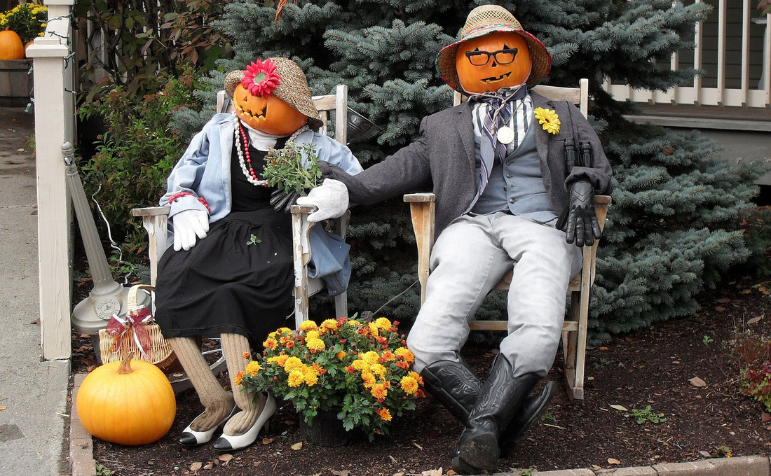 Senior Pumpkin Scarecrows Picture