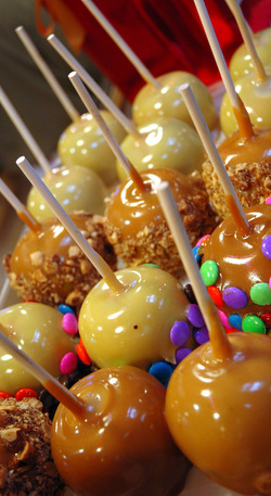 Caramel Candy Apples Picture
