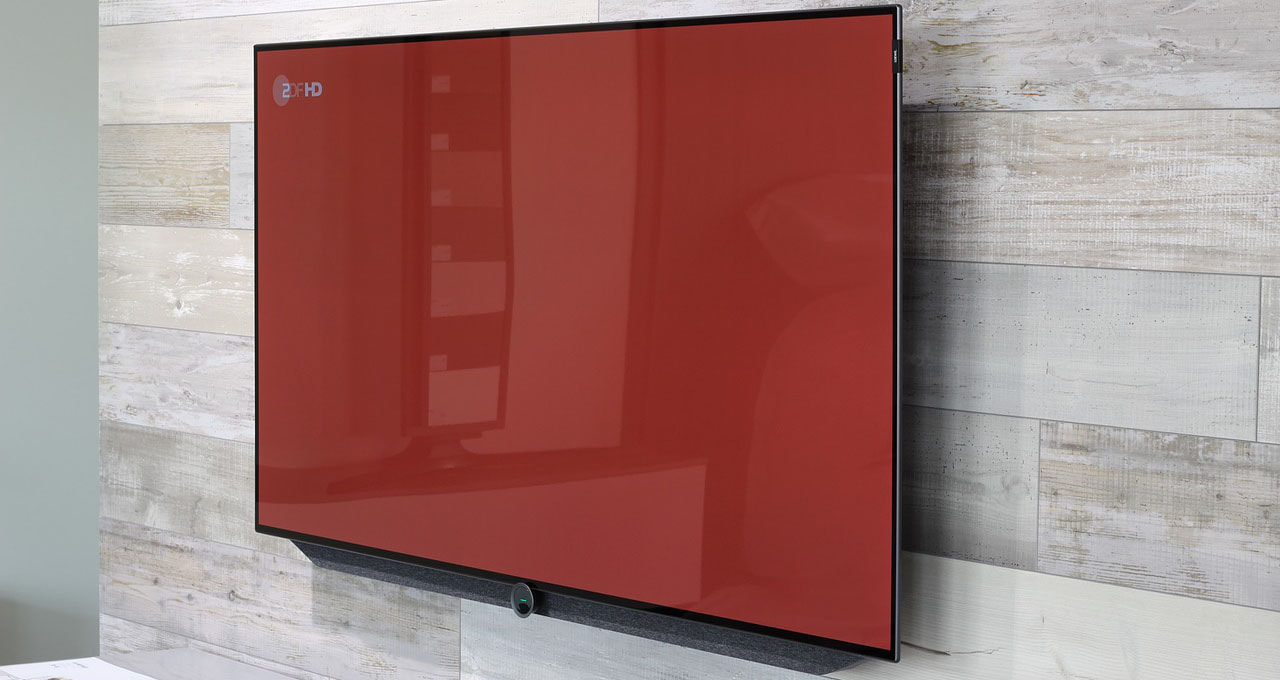 Large Screen LCD HDTV Picture