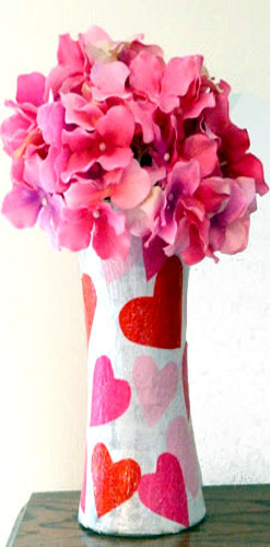 One Artsy Mama Valentines Heart Vase Picture